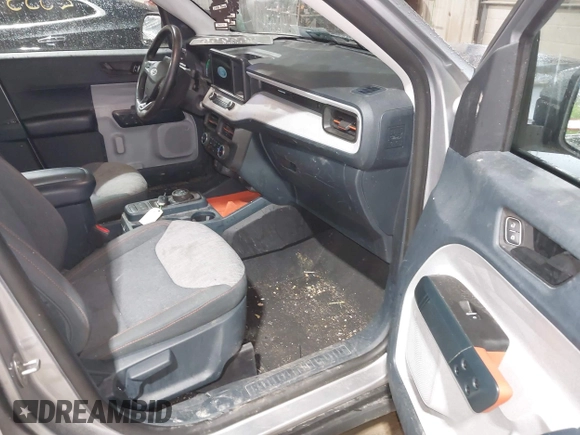 2023 Ford Maverick XL z VIN 3FTTW8E34PRA67076, wystawiony jako IAAI lot #42172555 z przebiegiem 32 453 mil mil oraz . Historia ofert i sprzedaży dostępna na DreamBid. Obrazek 5.