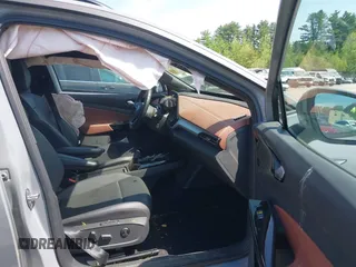 2022 Volkswagen ID.4 Pro S z VIN WVGGNPE24NP059968, wystawiony jako IAAI lot #42210089 z przebiegiem 36 860 mil mil oraz . Historia ofert i sprzedaży dostępna na DreamBid. Obrazek 5.