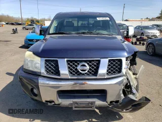 2006 Nissan Titan SE z VIN 1N6BA06B86N511768, wystawiony jako Copart lot #52146585 z przebiegiem 174 058 mil mil oraz Szkoda całkowita • Salvage title. Historia ofert i sprzedaży dostępna na DreamBid. Obrazek 5.