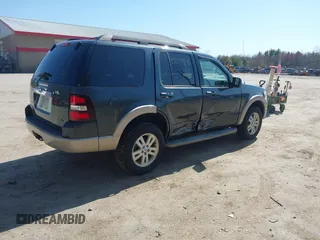2010 Ford Explorer Eddie Bauer z VIN 1FMEU7EE1AUA97772, wystawiony jako IAAI lot #42108486 z przebiegiem 242 520 mil mil oraz . Historia ofert i sprzedaży dostępna na DreamBid. Obrazek 4.
