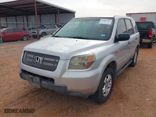 2006 Honda Pilot LX with VIN 2HKYF18106H551447, listed as a IAAI auction lot 41880391 with 1 mi miles. Bid and sale history available at carsss.com. Image 2.