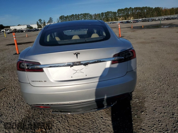 2013 Tesla Model S with VIN 5YJSA1DNXDFP04134, listed as a Copart auction lot 80529844 with 150,560 mi miles and Clean title. Bid and sale history available at DreamBid. Image 6.