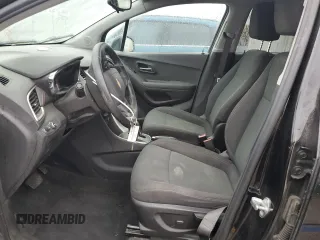 2020 Chevrolet Trax LS z VIN 3GNCJKSB8LL296338, wystawiony jako Copart lot #59176485 z przebiegiem 75 065 mil mil oraz Szkoda całkowita • Salvage title. Historia ofert i sprzedaży dostępna na DreamBid. Obrazek 7.