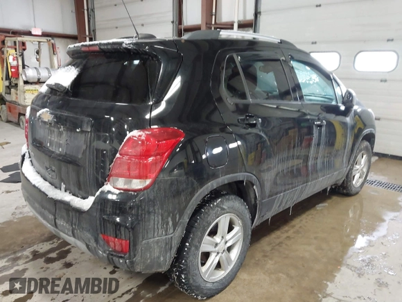 2021 Chevrolet Trax LT with VIN KL7CJPSB5MB353097, listed as a IAAI auction lot 41618376 with 98,082 mi miles. Bid and sale history available at carsss.com. Image 4.