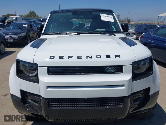 2024 Land Rover Defender X-Dynamic SE with VIN SALE27EU5R2352344, listed as a IAAI auction lot 42314350 with 12,517 mi miles and . Bid and sale history available at DreamBid. Image 11.