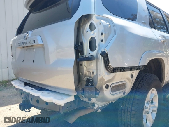 2023 Toyota 4Runner SR5 с VIN JTEMU5JR1P6089760, выставлен на аукционе IAAI как лот 42320237 с пробегом 52 939 миль миль и . История ставок и продаж доступна на DreamBid. Изображение 21.
