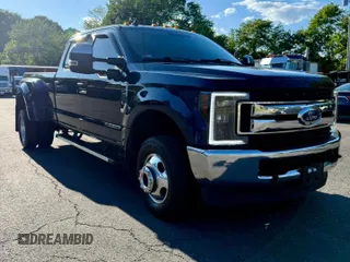 2019 Ford F-350 XL z VIN 1FT8W3DT7KEF88122, wystawiony jako Copart lot #58671645 z przebiegiem 323 374 mil mil oraz Tytuł czysty. Historia ofert i sprzedaży dostępna na DreamBid. Obrazek 1.