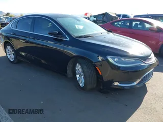 2015 Chrysler 200 Limited with VIN 1C3CCCAB4FN695203, listed as a IAAI auction lot 42105080 with 139,140 mi miles. Bid and sale history available at carsss.com. Image 1.
