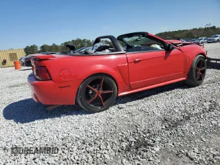 2002 Ford Mustang GT Deluxe z VIN 1FAFP45X62F237388, wystawiony jako Copart lot #50299965 z przebiegiem Nie podano mil oraz Szkoda całkowita • Salvage title. Historia ofert i sprzedaży dostępna na DreamBid. Obrazek 3.