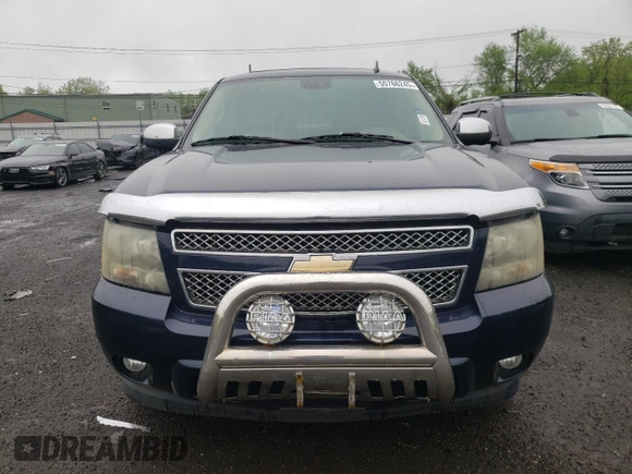 2009 Chevrolet Tahoe LTZ with VIN 1GNFK33009R277510, listed as a Copart auction lot 55766245 with 213,530 mi miles and Clean title. Bid and sale history available at DreamBid. Image 5.
