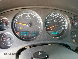 2010 Chevrolet Tahoe LTZ z VIN 1GNUCCE02AR183523, wystawiony jako Copart lot #59524985 z przebiegiem 197 580 mil mil oraz Szkoda całkowita • Salvage title. Historia ofert i sprzedaży dostępna na DreamBid. Obrazek 9.
