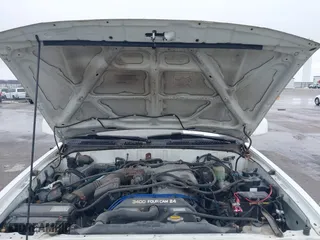 1998 Toyota 4Runner Limited with VIN JT3HN87RXW0148418, listed as a IAAI auction lot 41708975 with 305,530 mi miles. Bid and sale history available at carsss.com. Image 10.