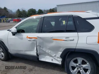 2019 Toyota RAV4 XLE with VIN JTMP1RFV7KD521148, listed as a IAAI auction lot 41884793 with 19,590 mi miles. Bid and sale history available at carsss.com. Image 14.