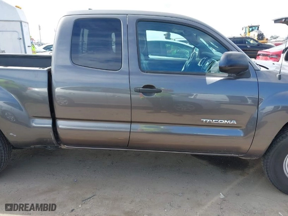 2015 Toyota Tacoma with VIN 5TFTX4CN6FX061716, listed as a IAAI auction lot 41627351 with 76,361 mi miles. Bid and sale history available at carsss.com. Image 14.
