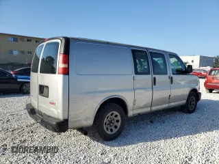 2009 GMC Savana Cargo Van with VIN 1GTFG15X091107882, listed as a Copart auction lot 47825745 with 357,222 mi miles and Salvage Title. Bid and sale history available at carsss.com. Image 3.