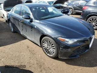 2018 Alfa Romeo Giulia Ti Lusso z VIN ZARFAEEN3J7570422, wystawiony jako Copart lot #53567845 z przebiegiem 27 932 mil mil oraz Szkoda całkowita • Salvage title. Historia ofert i sprzedaży dostępna na DreamBid. Obrazek 4.
