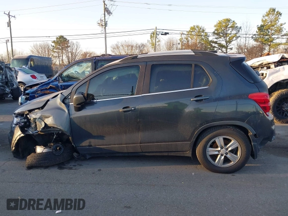 2018 Chevrolet Trax LT with VIN 3GNCJPSB4JL253304, listed as a IAAI auction lot 41640689 with 90,894 mi miles and . Bid and sale history available at carsss.com. Image 14.