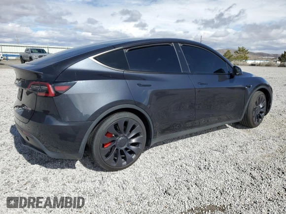 2024 Tesla Model Y Performance z VIN 7SAYGDEF6RF166365, wystawiony jako Copart lot #48885585 z przebiegiem Nie podano mil oraz Szkoda całkowita • Salvage title. Historia ofert i sprzedaży dostępna na DreamBid. Obrazek 3.
