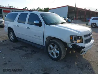 2007 Chevrolet Suburban LT with VIN 1GNFK16307R384726, listed as a IAAI auction lot 41630605 with 286,634 mi miles. Bid and sale history available at carsss.com. Image 1.