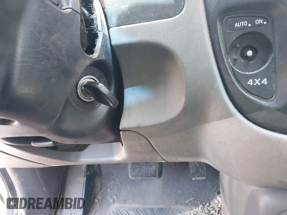 2002 Ford Escape XLS Choice with VIN 1FMYU02132KA46180, listed as a IAAI auction lot 42562178 with 225,404 mi miles and . Bid and sale history available at DreamBid. Image 11.