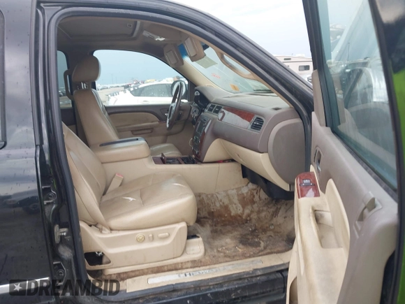 2011 Chevrolet Suburban LTZ с VIN 1GNSCKE02BR370652, выставлен на аукционе IAAI как лот 42473065 с пробегом 250 085 миль миль и . История ставок и продаж доступна на DreamBid. Изображение 5.