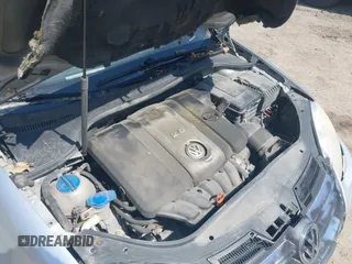 2006 Volkswagen Jetta 2.5L z VIN 3VWRF71K76M707615, wystawiony jako IAAI lot #42070579 z przebiegiem 180 873 mil mil oraz . Historia ofert i sprzedaży dostępna na DreamBid. Obrazek 10.