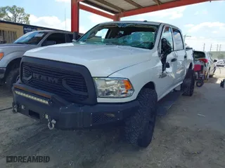 2018 Ram 2500 Tradesman with VIN 3C6UR5CL0JG121853, listed as a IAAI auction lot 41698434 with 61,443 mi miles. Bid and sale history available at carsss.com. Image 2.