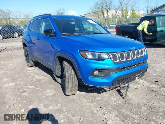 2022 Jeep Compass Latitude Lux with VIN 3C4NJDFBXNT129487, listed as a IAAI auction lot 42127106 with 18,360 mi miles and . Bid and sale history available at DreamBid. Image 1.