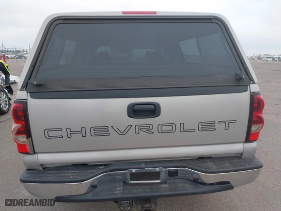 2006 Chevrolet Silverado 1500 LS with VIN 1GCEC19V86Z146071, listed as a IAAI auction lot 41853522 with 118,855 mi miles. Bid and sale history available at carsss.com. Image 16.