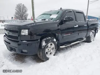 2007 Chevrolet Silverado 1500 LT w/1LT with VIN 3GCEK13397G532381, listed as a IAAI auction lot 41164920 with 212,354 mi miles. Bid and sale history available at carsss.com. Image 2.