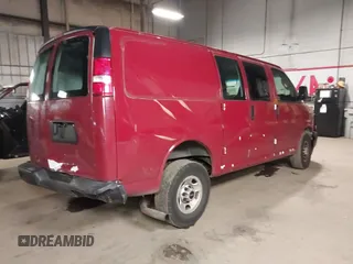 2017 GMC Savana Cargo Van with VIN 1GTW7AFF8H1112249, listed as a IAAI auction lot 40982298 with 105,228 mi miles. Bid and sale history available at carsss.com. Image 4.