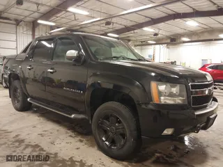 2008 Chevrolet Avalanche LS with VIN 3GNFK12378G169464, listed as a IAAI auction lot 41371639 with 246,490 mi miles. Bid and sale history available at carsss.com. Image 1.
