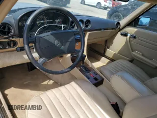 1988 Mercedes-Benz 560 SL z VIN WDBBA48D3JA079534, wystawiony jako Copart lot #58096985 z przebiegiem 83 732 mil mil oraz Tytuł czysty. Historia ofert i sprzedaży dostępna na DreamBid. Obrazek 8.