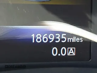 2017 Infiniti Q50 Premium z VIN JN1EV7AP5HM736810, wystawiony jako IAAI lot #42478105 z przebiegiem 186 935 mil mil oraz . Historia ofert i sprzedaży dostępna na DreamBid. Obrazek 7.
