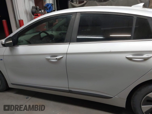 2018 Hyundai Ioniq SEL z VIN KMHC75LC2JU071766, wystawiony jako IAAI lot #42334469 z przebiegiem 78 987 mil mil oraz . Historia ofert i sprzedaży dostępna na DreamBid. Obrazek 14.