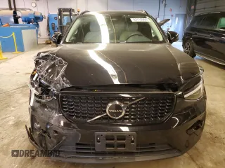 2023 Volvo XC40 Ultimate Dark Theme z VIN YV4L12UX0P2093949, wystawiony jako Copart lot #83119964 z przebiegiem 11 047 mil mil oraz Szkoda całkowita • Salvage title. Historia ofert i sprzedaży dostępna na DreamBid. Obrazek 5.