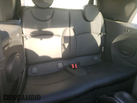 2011 MINI Convertible с VIN WMWZN3C55BT133269, выставлен на аукционе Copart как лот 74062294 с пробегом 48 582 миль миль и Списание • Salvage title. История ставок и продаж доступна на DreamBid. Изображение 10.