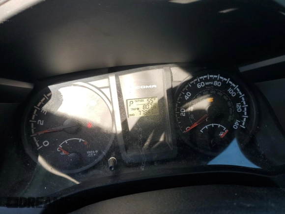 2017 Toyota Tacoma SR5 z VIN 3TMCZ5ANXHM115496, wystawiony jako Copart lot #49226775 z przebiegiem 77 865 mil mil oraz Szkoda całkowita • Salvage title. Historia ofert i sprzedaży dostępna na DreamBid. Obrazek 9.