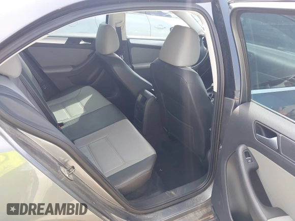 2013 Volkswagen Jetta Hybrid SE с VIN 3VW637AJ5DM263330, выставлен на аукционе IAAI как лот 42540756 с пробегом 109 164 миль миль и . История ставок и продаж доступна на DreamBid. Изображение 8.