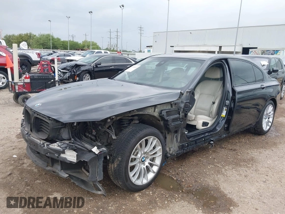 2014 BMW 7 Series ALPINA B7 z VIN WBAYE8C57ED134799, wystawiony jako IAAI lot #41891633 z przebiegiem 96 411 mil mil oraz . Historia ofert i sprzedaży dostępna na DreamBid. Obrazek 18.