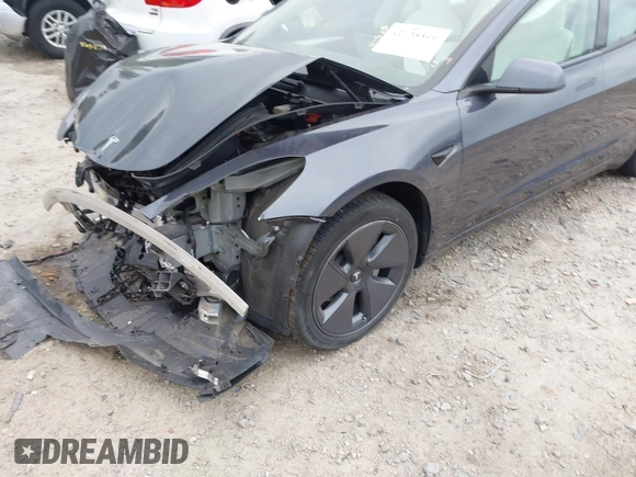 2022 Tesla Model 3 Long Range z VIN 5YJ3E1EB8NF315359, wystawiony jako IAAI lot #42035599 z przebiegiem 54 974 mil mil oraz . Historia ofert i sprzedaży dostępna na DreamBid. Obrazek 19.