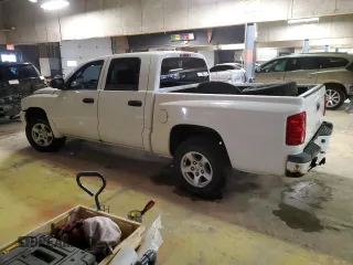 2007 Dodge Dakota SLT with VIN 1D7HE48KX7S212491, listed as a Copart auction lot 47385865 with 135,691 mi miles and Salvage Title. Bid and sale history available at DreamBid. Image 2.