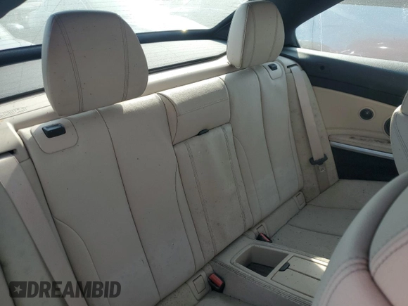 2016 BMW 4 Series 428i xDrive z VIN WBA3T1C50GP821700, wystawiony jako Copart lot #74398034 z przebiegiem Nie podano mil oraz Szkoda całkowita • Salvage title. Historia ofert i sprzedaży dostępna na DreamBid. Obrazek 10.