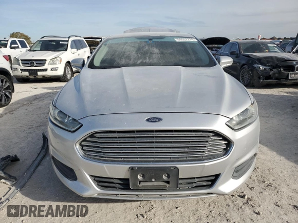 2013 Ford Fusion SE with VIN 3FA6P0H7XDR283221, listed as a Copart auction lot 84652274 with 205,714 mi miles and Salvage title. Bid and sale history available at DreamBid. Image 5.