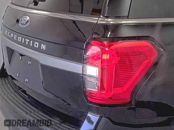 2024 Ford Expedition XLT z VIN 1FMJU1J89REA08550, wystawiony jako IAAI lot #42494046 z przebiegiem 52 118 mil mil oraz . Historia ofert i sprzedaży dostępna na DreamBid. Obrazek 23.