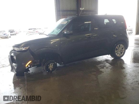 2022 Kia Soul LX with VIN KNDJ23AU1N7821317, listed as a Copart auction lot 86534314 with 57,611 mi miles and Salvage Title. Bid and sale history available at carsss.com. Image 1.