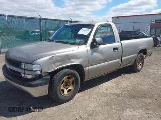 2000 Chevrolet Silverado 1500 with VIN 1GCEC14V2YE369725, listed as a IAAI auction lot 42088751 with 390,344 mi miles and . Bid and sale history available at DreamBid. Image 2.