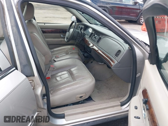 2008 Mercury Grand Marquis LS z VIN 2MEHM75V68X601123, wystawiony jako IAAI lot #42214809 z przebiegiem Nie podano mil oraz . Historia ofert i sprzedaży dostępna na DreamBid. Obrazek 5.