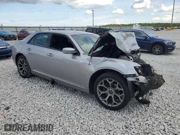 2018 Chrysler 300 S z VIN 2C3CCABG4JH262027, wystawiony jako Copart lot #54583555 z przebiegiem 79 312 mil mil oraz Szkoda całkowita • Salvage title. Historia ofert i sprzedaży dostępna na DreamBid. Obrazek 4.