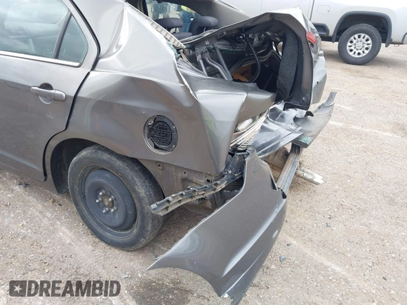 2010 Ford Fusion SE с VIN 3FAHP0HA5AR428603, выставлен на аукционе IAAI как лот 42055330 с пробегом 178 407 миль миль и . История ставок и продаж доступна на DreamBid. Изображение 12.